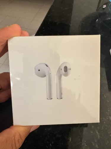 AirPods novo lacrado with wireless charging case