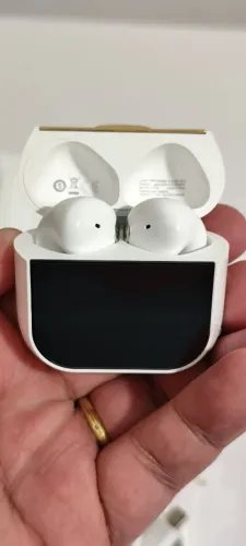 Fone bluetooth com tela HD