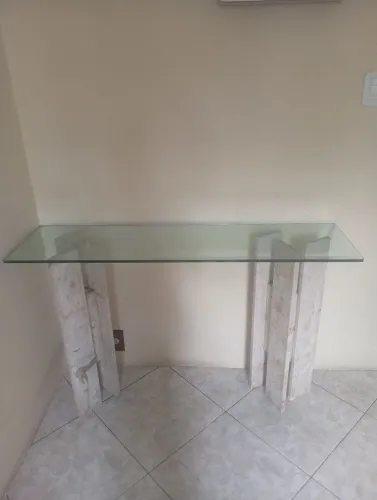 Aparador mesa de vidro e pé de mármore 