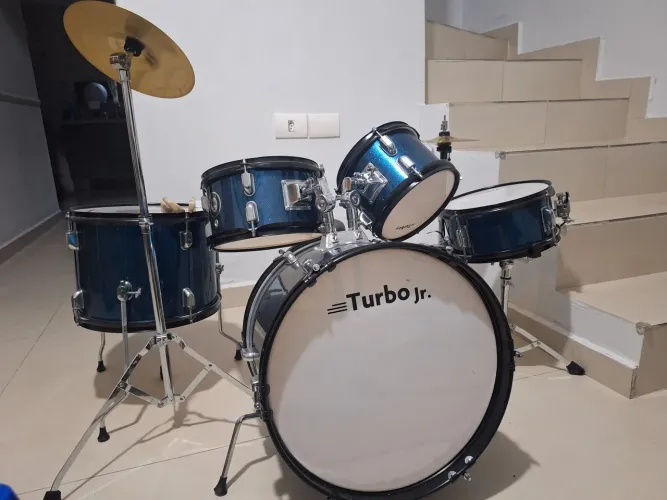 Bateria infantil Turbo jr PERFEITO ESTADO