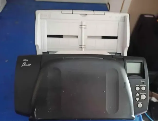 SCANNER DE MESA PROFISSIONAL MARCA FUJITSU MODELO FI-7160 DUPLEX 60PPM A4