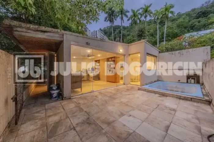 Casa à venda na Gávea, varandas, 4 quartos, Suíte, piscina, 2 Vagas