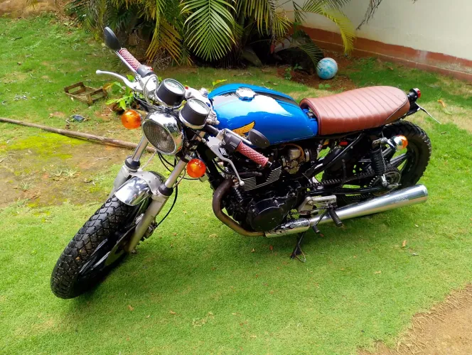 Cb modificada Café Race 