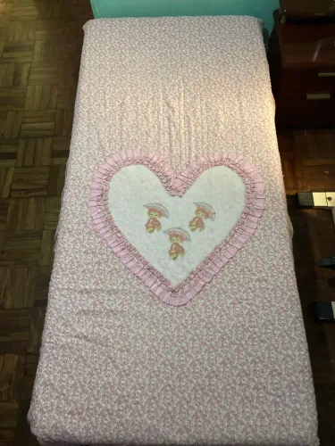 Colcha de Cama de Solteiro Feminina Rosa com Flores Rosa