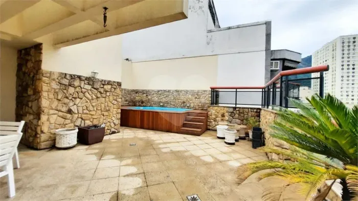 Cobertura à venda com 4 quartos, sendo 2 suítes, no condomínio Edifício San José, Rio de J