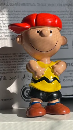 Charlie Brown - boneco 6 cm de altura - Snoopy Minduim Peanuts - miniatura do Charlie Brow