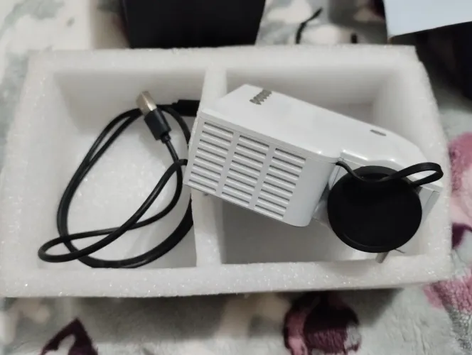 Projetor Portátil - Qualidade de Imagem Incrível!