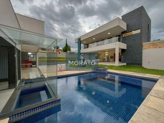 Casa no condomínio Aldeias do Lago com 5 quartos, 8 vagas, Esmeraldas, MG