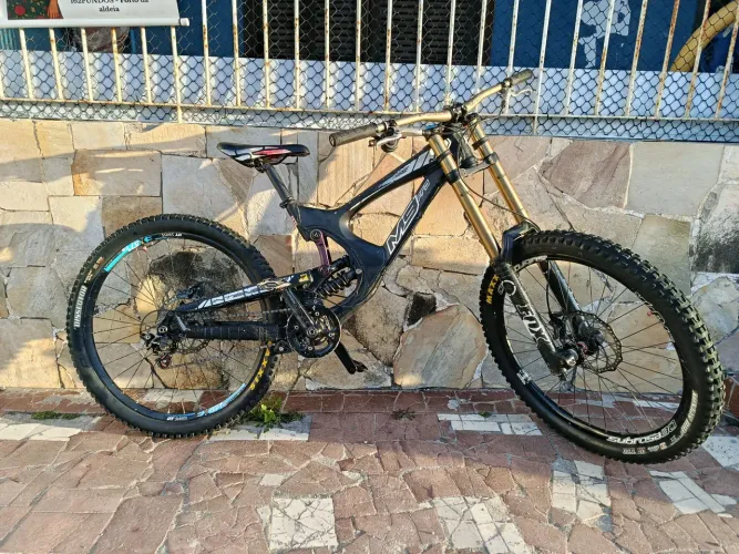 Bike de Downhill Intense M9 