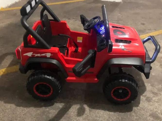 Carrinho elétrico infantil unissex Jeep