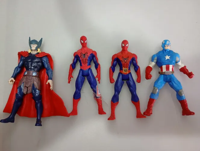Bonecos Marvel homem aranha, Thor e capitão América