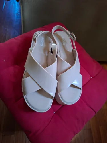 Melissa Essential plataforma