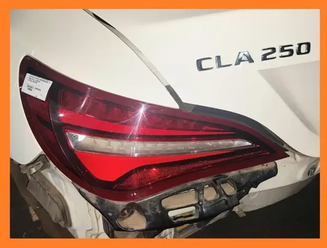 Lanterna Traseira Esquerda Mercedes Cla 2015 2016 2017 2018 Esquerdo Vermelho