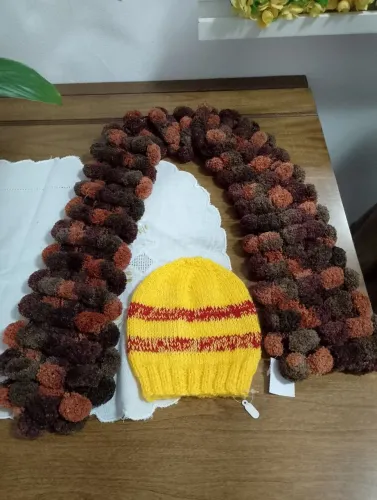Kit de gorro e cachecol artesanal