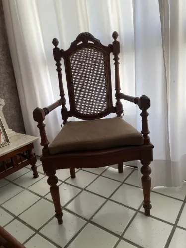 ANTIGA CADEIRA DE BRAÇOS C/PALHINHA INDIANA