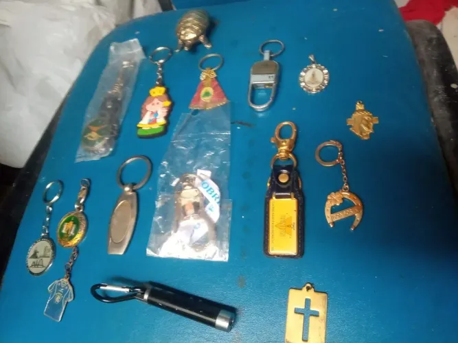 R$55 Chaveiros diversos