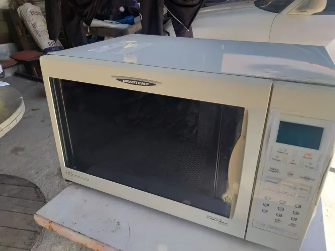 Microondas 27L defeito