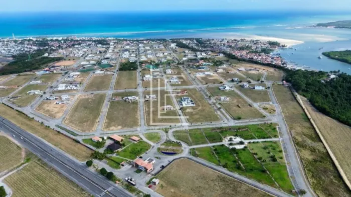 Oportunidade! Excelente lote com vista para o mar em condomínio fechado - Cond. Altavistta