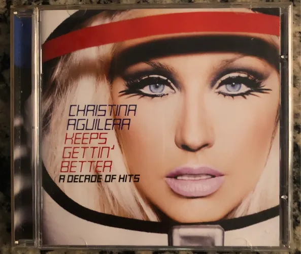 Christina Aguilera - Keeps Gettin Better: A Decade of Hits (CD)