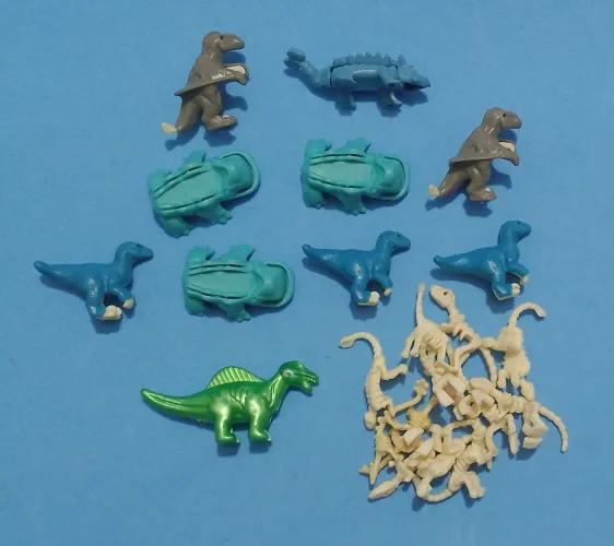 Lote miniaturas dinossauro Kinder