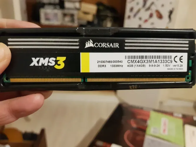 Memória RAM Corsair XMS3 DDR3 4GB 1333MHz