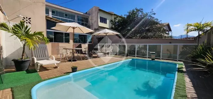 Casa Duplex com piscina codigo: 141356