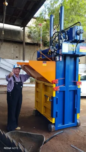Prensa enfardadeira hidráulica fardos 450kg(19)9 87 38 83 70
