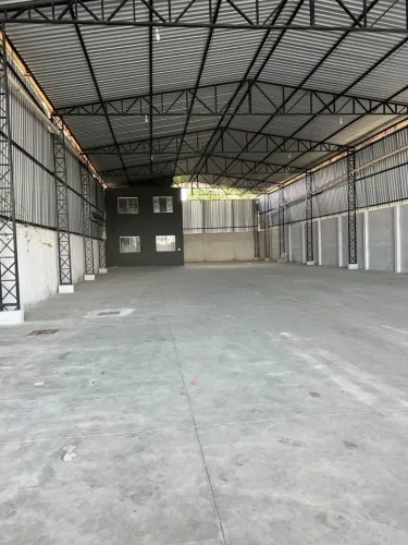 Alugo Galpão 750m2