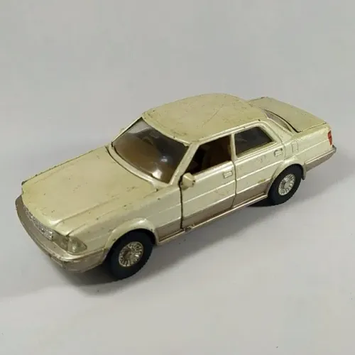 MINIATURA ANTIGA - Toyota Crown Royal Saloon - Fabricado pela Yonezawa Diapet no Japão 