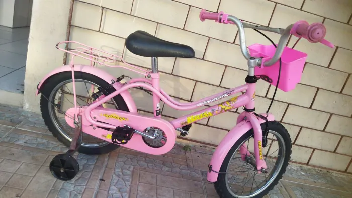 BICICLETA infantil.           250 Reais   