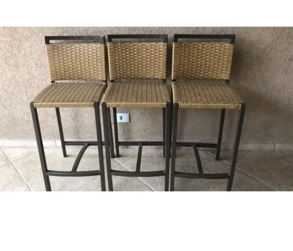 Banquetas em ferro