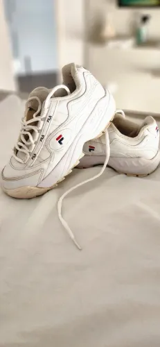 Tenis Fila fem ótimo estado também 35, sem avarias