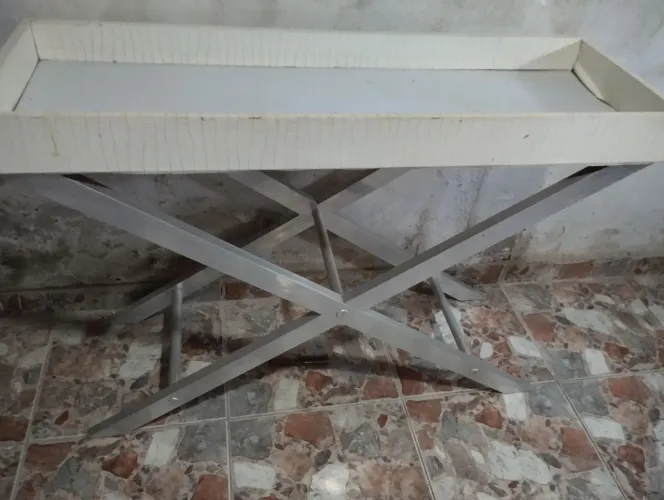 Aparador e mesinha