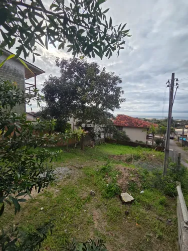Terreno de 275m² com vista mar