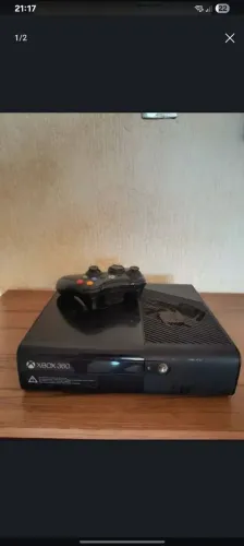 Xbox 360 com 10 jogos inclusos todos os cabos com so esse quebrado ,não interfere em nada