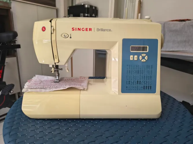 Máquina de costura Singer 