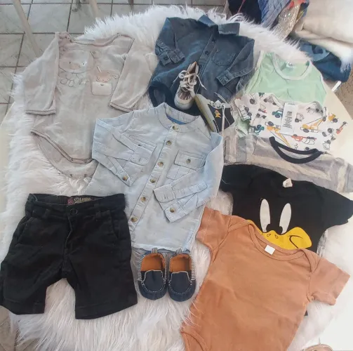 Lote Bebê menino33 peças vestec2 meses a 8 meses