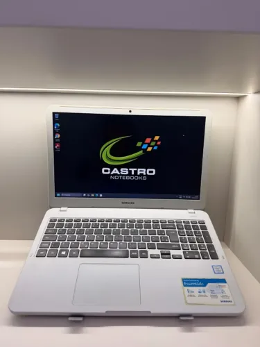 Notebook - Samsung -i3 7° 4GB RAM DDR 4- 256 SSD Nvme