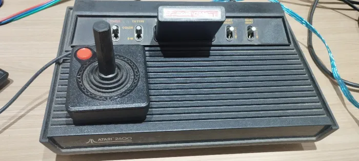 Atari 2600 Polyvox com mod AV, controle, SEM JOGOS