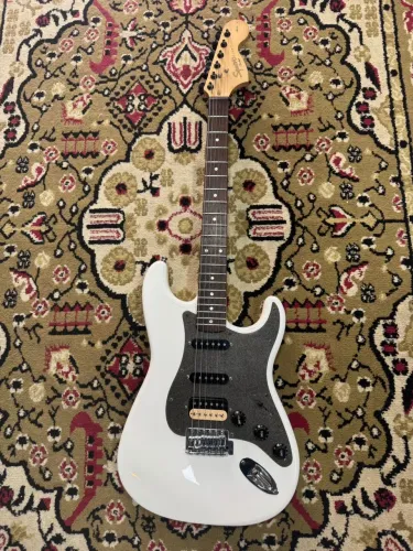 Guitarra Squier