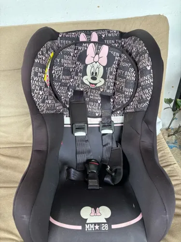 Cadeirinha de Carro Feminino
