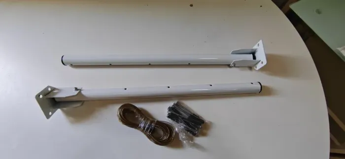 Varal de roupa retrátil para parede (novo na caixa e nunca usado)