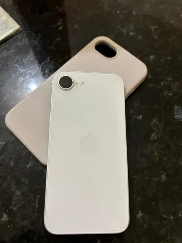 iPhone 16e