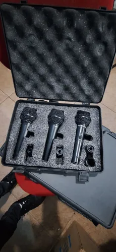 Kit 3microfones Behringer com fio