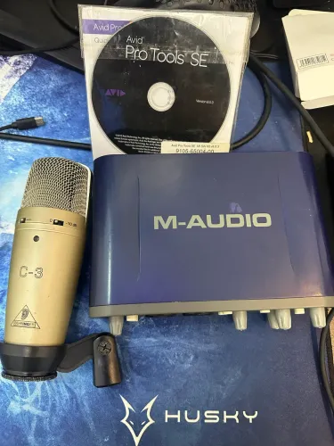 Kit M-Audio Fast Track Pro + Behringer C3