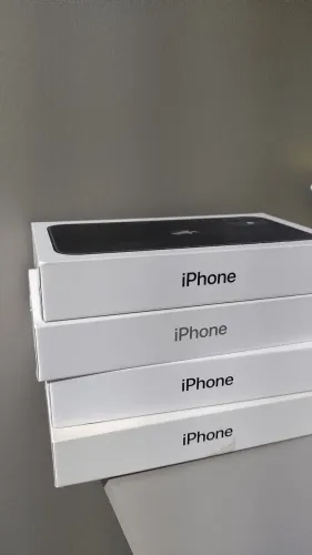 Vende-se 4 Iphone 11 64GB