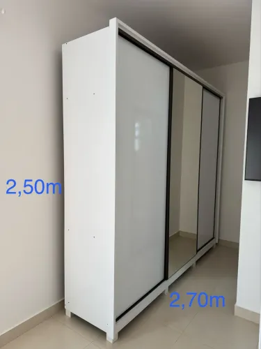 Guarda roupa 3 portas 2,70m largura