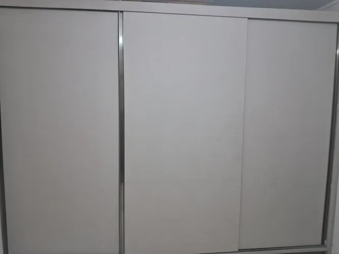 Roupeiro MDF ótimo estado 