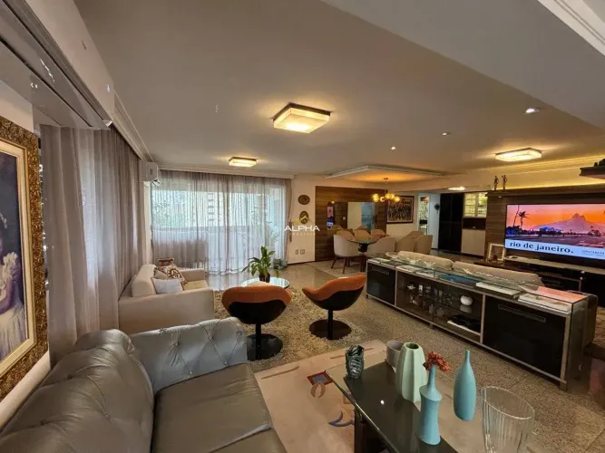Apartamento de Alto Padrão a Venda  no Meireles