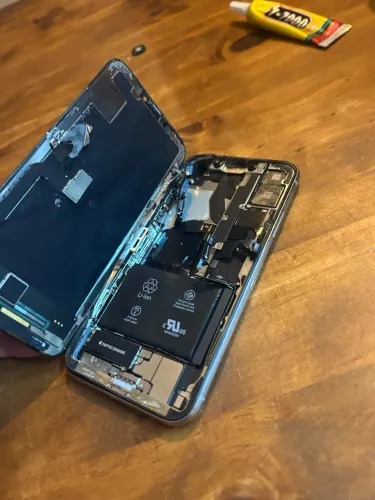 Carcaça iPhone XR  com todos os itens menos  a bateria tudo original 